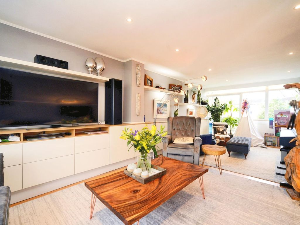 3 bed terraced house for sale in Weymede, West Byfleet KT14 Zoopla