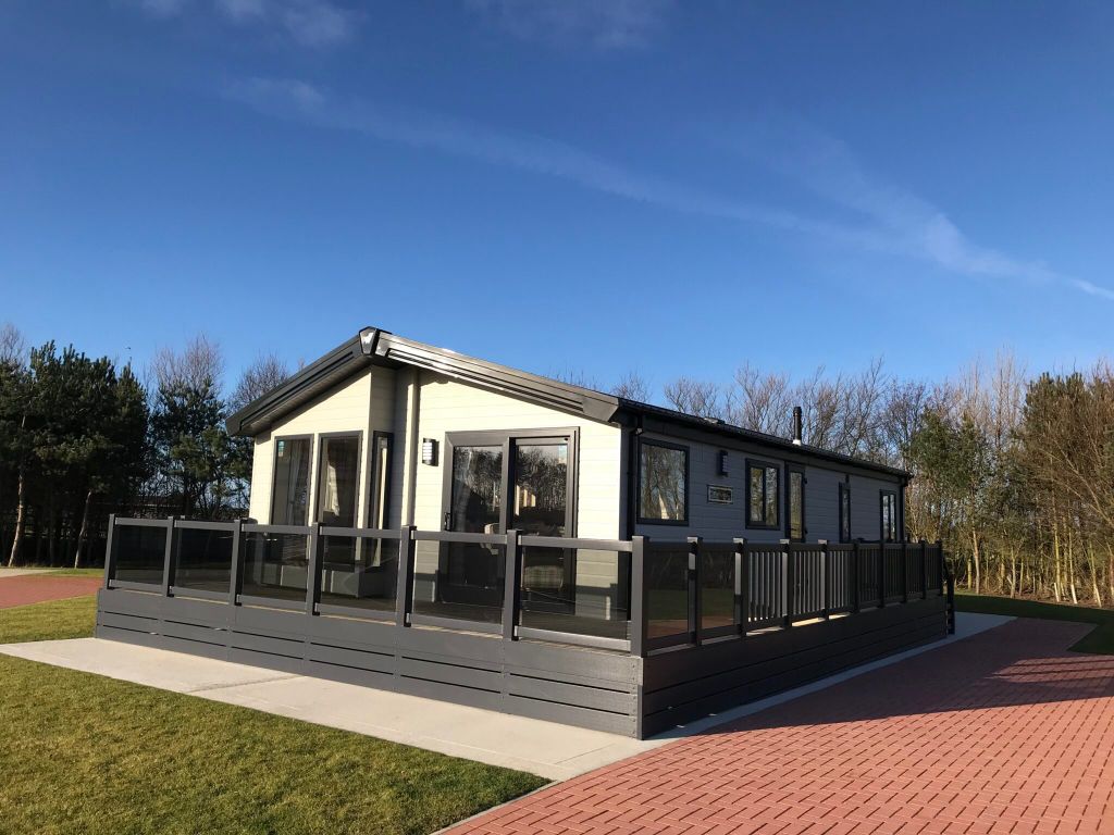 2 bed lodge for sale in Atwick Road, Hornsea HU18, £199,995 Zoopla