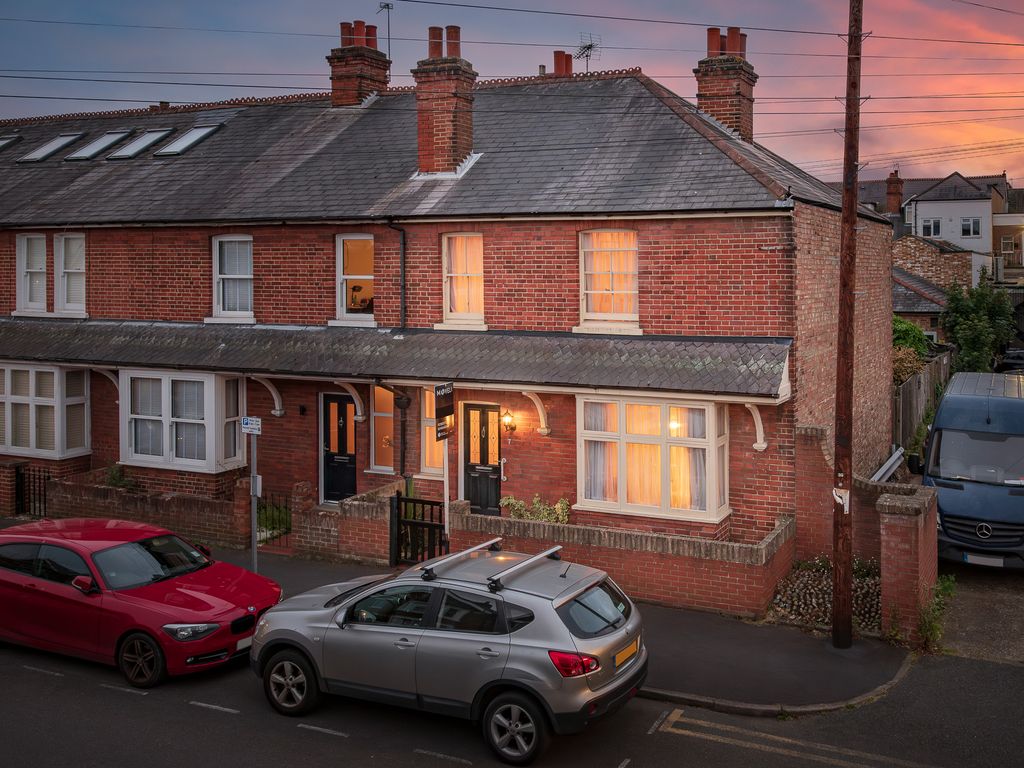 3 bed end terrace house for sale in Holstein Avenue, Weybridge KT13