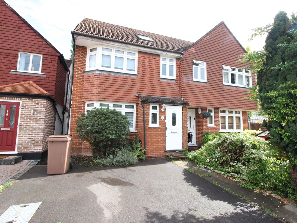 3 bed semidetached house for sale in Pembury Avenue, Worcester Park