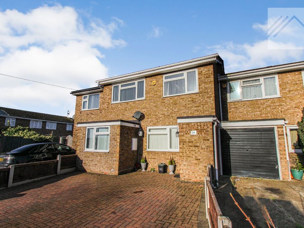 Harrow Road, Canvey Island SS8  