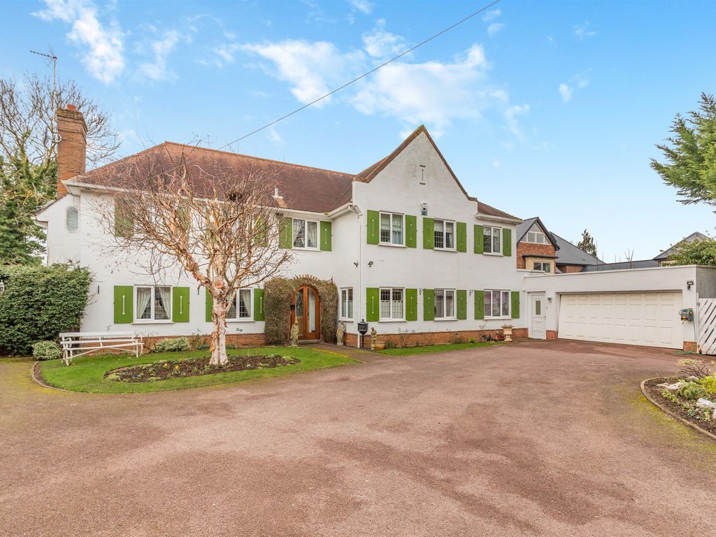 4 bed detached house for sale in Thorpe Road, Longthorpe, Peterborough