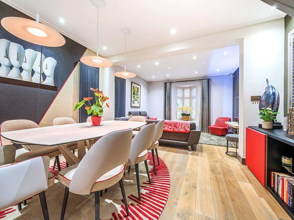 2 bed semidetached house for sale in Hillview Road, Mill Hill, London