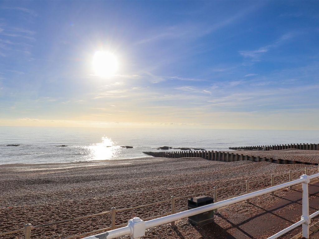 1 bed flat to rent in Marina, St. LeonardsOnSea TN38, £875 pcm Zoopla