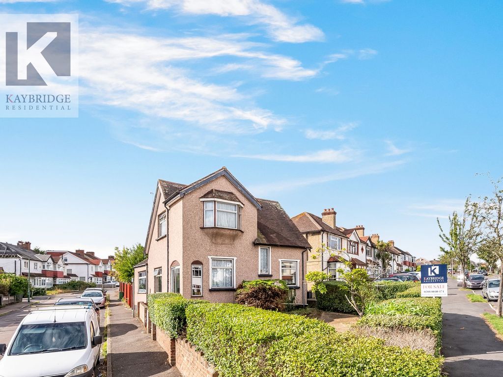 3 bed detached house for sale in Charminster Road, Worcester Park KT4