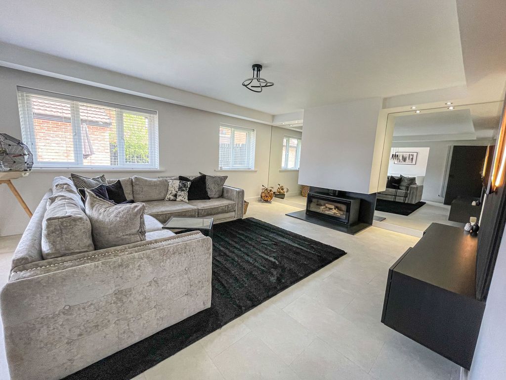 6 bed bungalow for sale in Harwood Court, Trimdon Grange, Trimdon