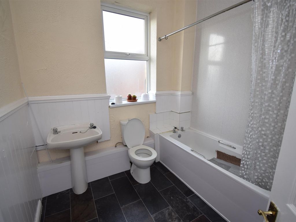 3 bed terraced house to rent in Russell Street, Jarrow NE32 Zoopla