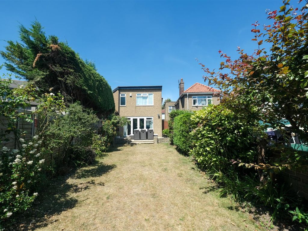 4 bed property for sale in Brook Lane, Bexley DA5 Zoopla