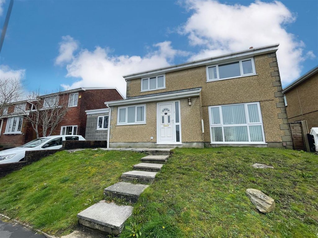4 bed detached house for sale in Greenwood Drive, Cimla, Neath SA11