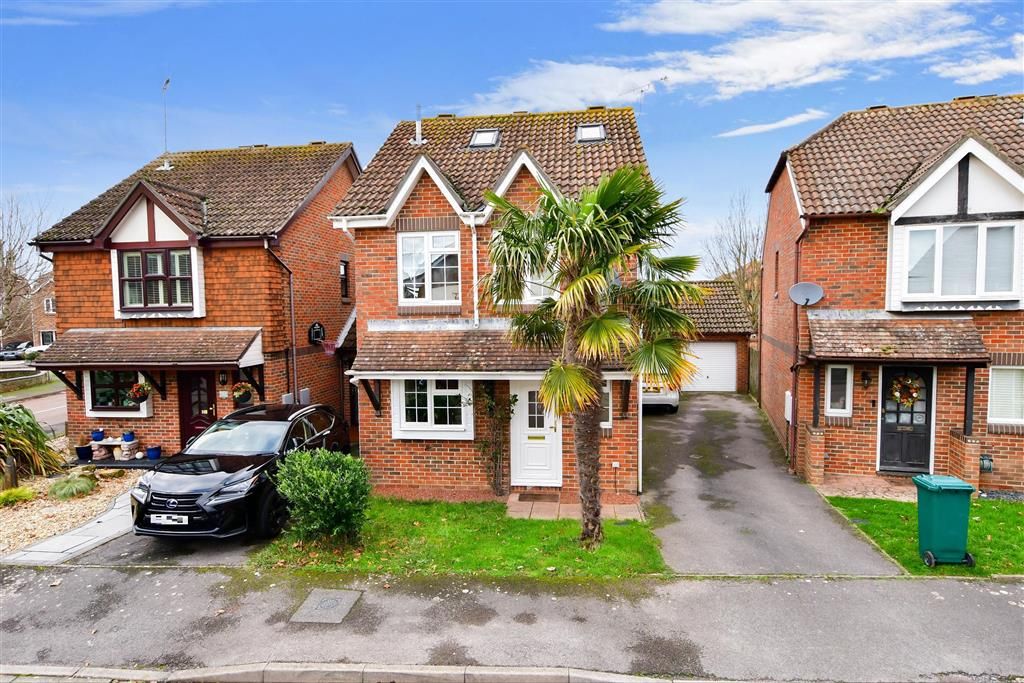 4 bed detached house for sale in Coniston Way, Littlehampton, West