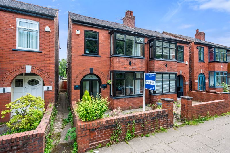 3 bed semidetached house for sale in Swan Meadow Road, Wigan WN3, £