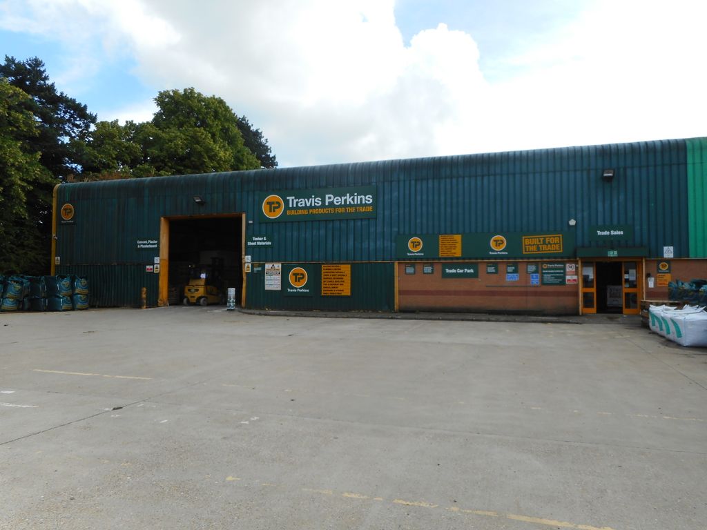 Industrial to let in Unit A Blenheim Trade Centre, Longmead Industrial
