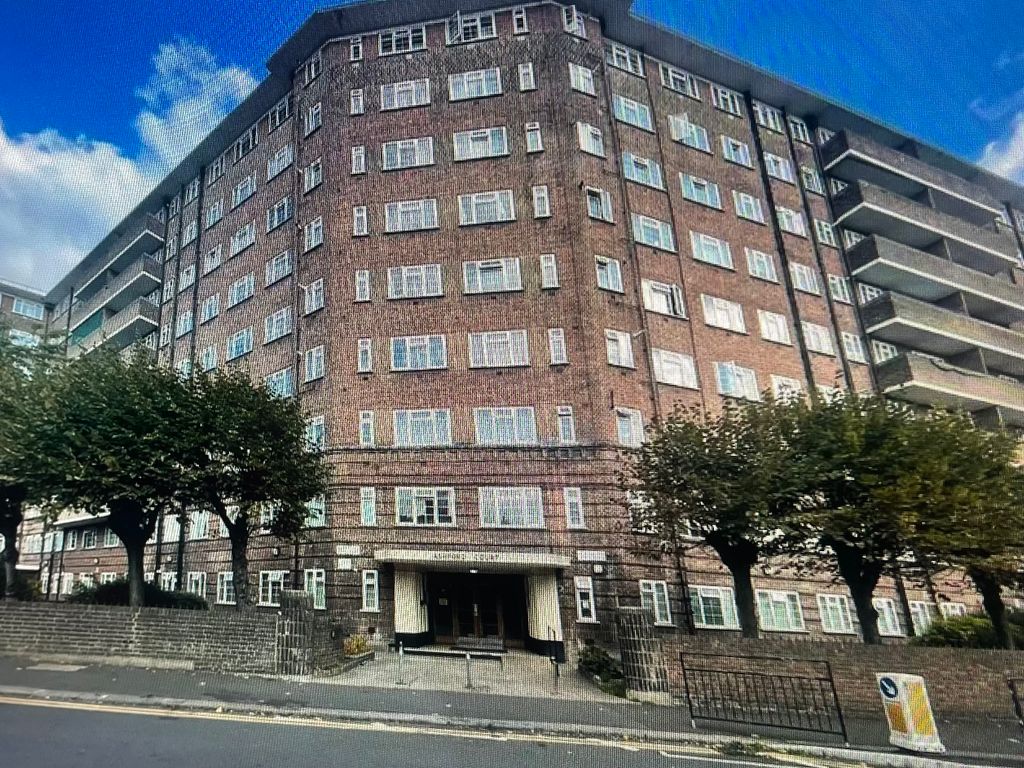 Ashford Court, Cricklewood NW2  