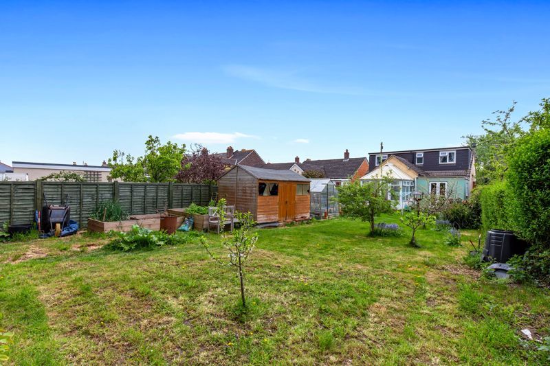 4 bed detached bungalow for sale in Victoria Road, Emsworth PO10 Zoopla