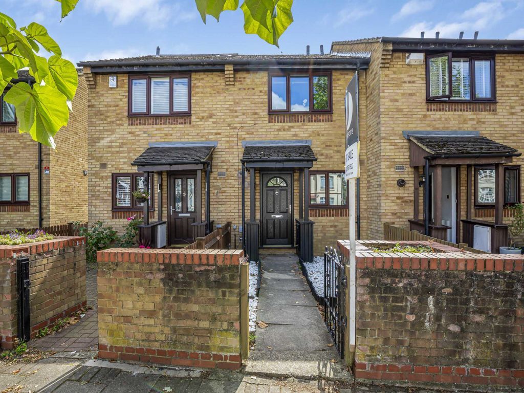 2 bed property for sale in Church Lane, London SW17, £550,000 Zoopla