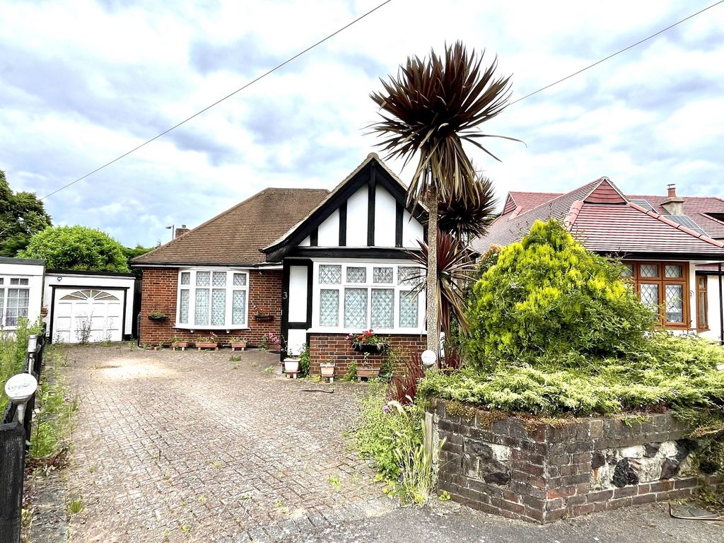 2 bed detached bungalow for sale in Elmcroft Close, Chessington, Surrey