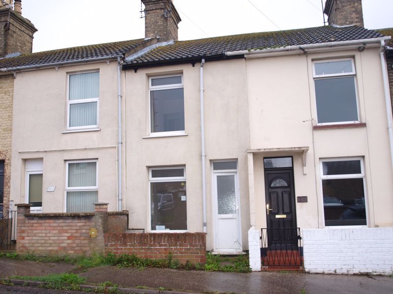 2 bed terraced house to rent in Raglan Street, Lowestoft NR32, £625 pcm