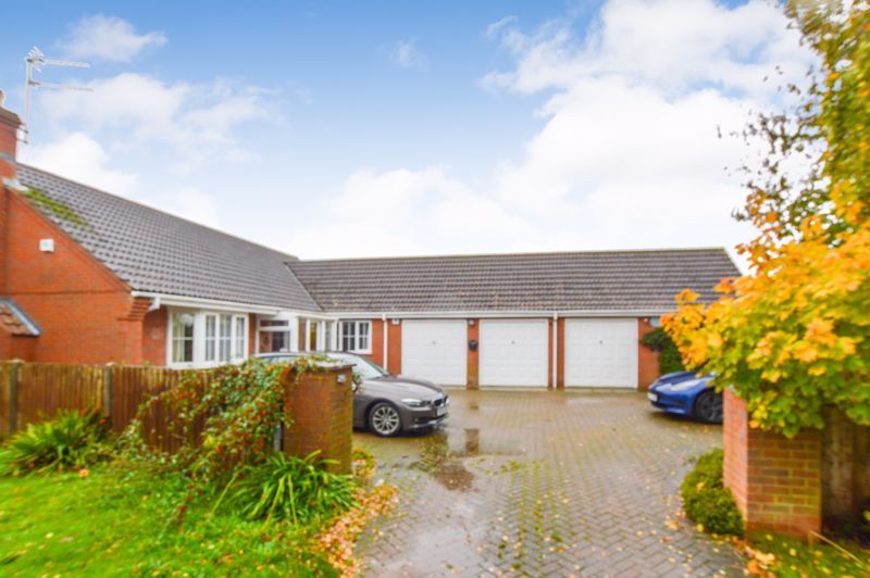 3 bed bungalow for sale in Kingfisher Drive, Surfleet, Spalding PE11, £