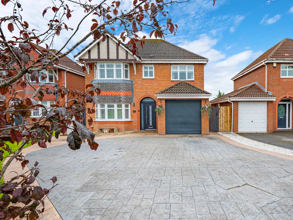 4 bed detached house for sale in Scalloway Road, Gartcosh, Glasgow G69, £340,000 Zoopla