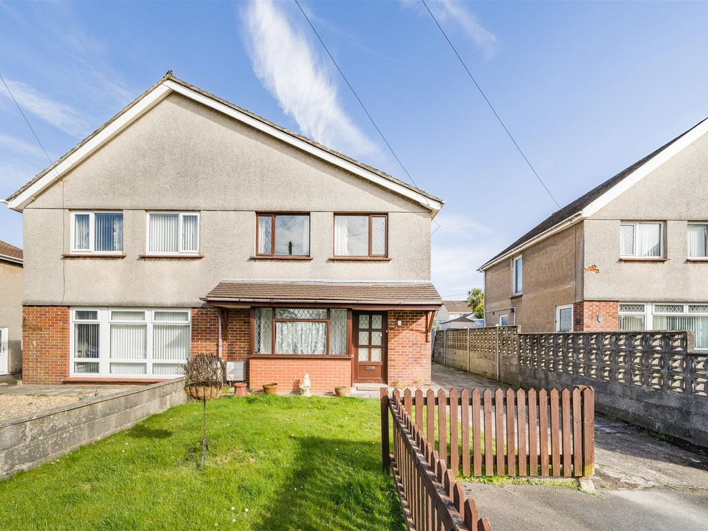 3 bed semidetached house for sale in Maytree Close, Loughor, Swansea