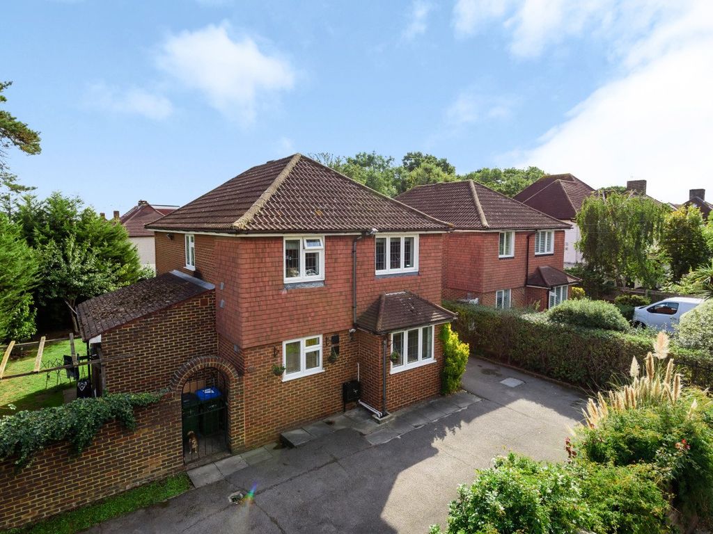 4 bed detached house for sale in Crown Woods Way, Eltham, London SE9, £