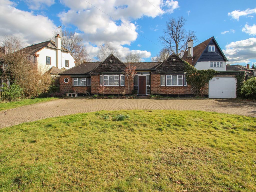 3 bed detached bungalow for sale in Red Lane, Claygate KT10 Zoopla