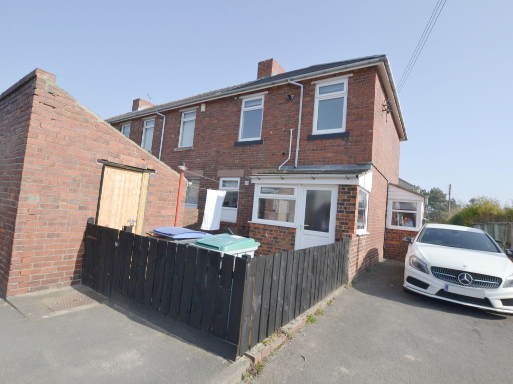 3 bed end terrace house for sale in Poplar Avenue, Burnopfield