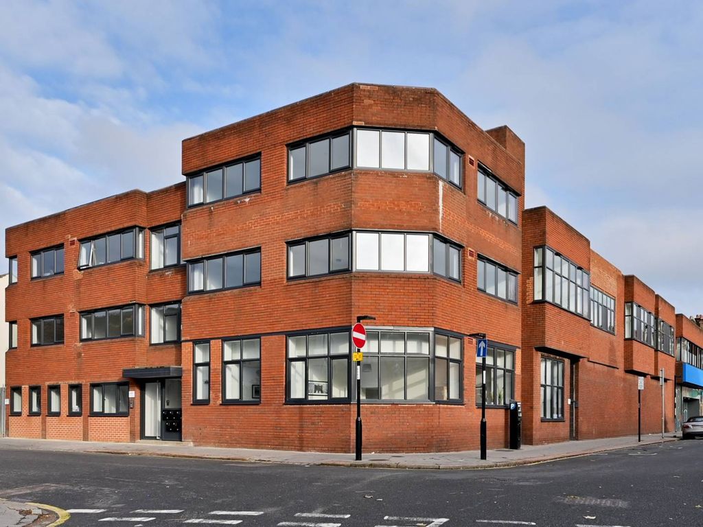 The Grove, Streatham, London SW16