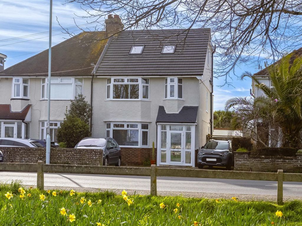 5 bed semidetached house for sale in South Farm Road, Broadwater