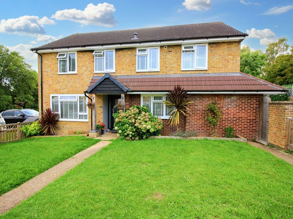 5 bed end terrace house for sale in Hinkler Road, Thornhill SO19, £