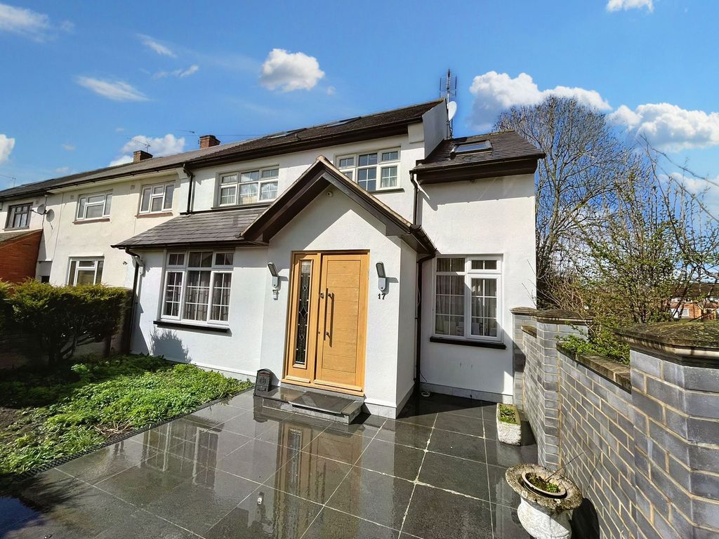 4 bed end terrace house for sale in Sinderby Close, Borehamwood WD6