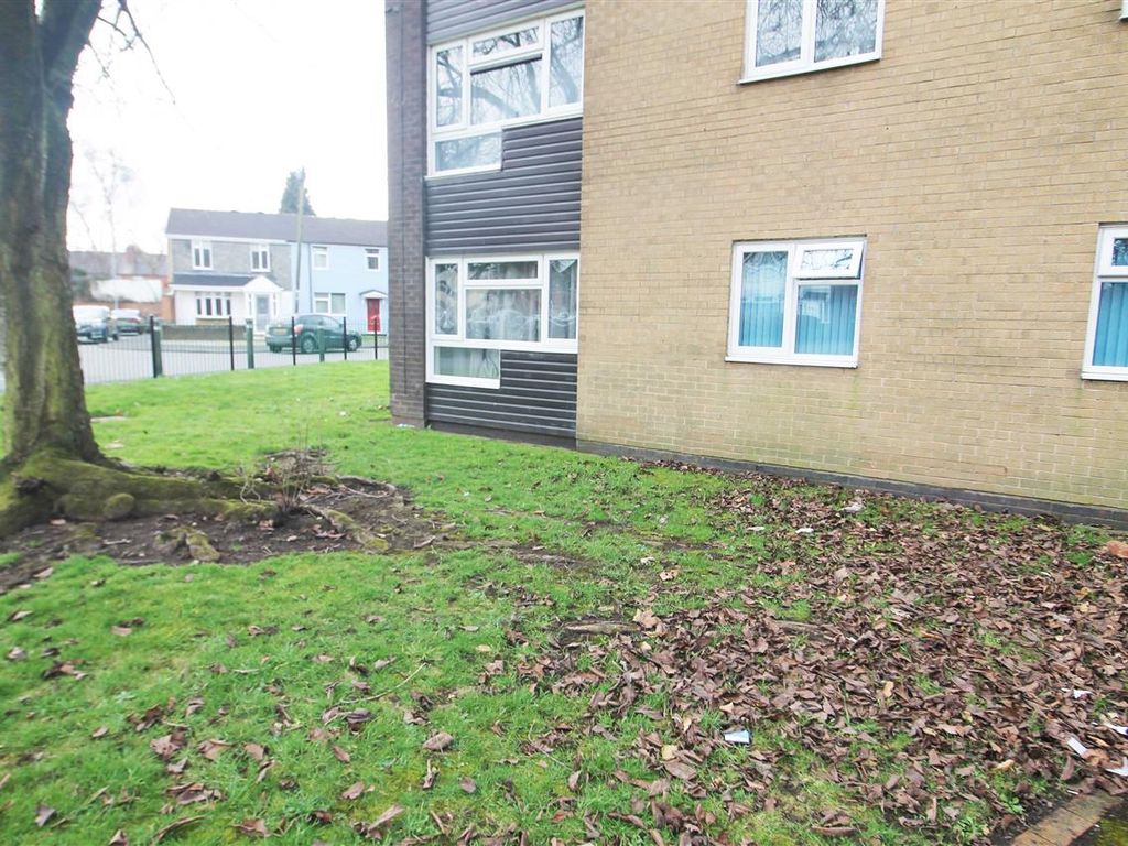 2 bed flat for sale in Reedswood Gardens, Walsall WS2, £95,000 Zoopla