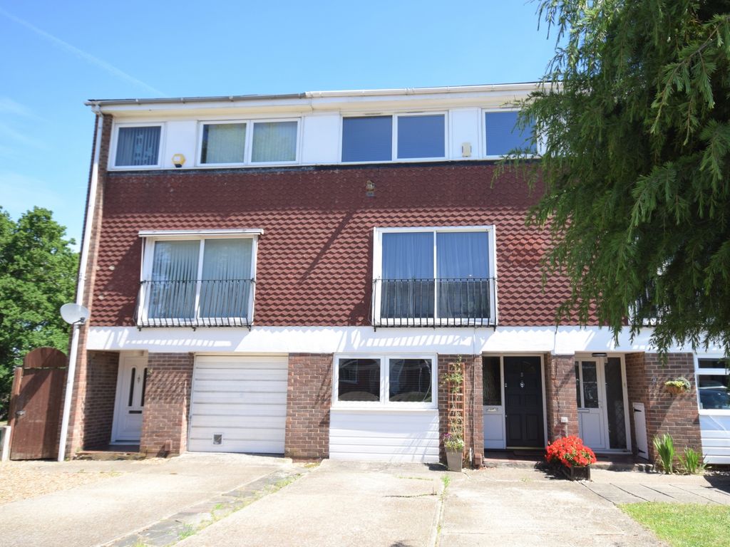 4 bed town house to rent in Broadheath Drive, Chislehurst BR7 Zoopla
