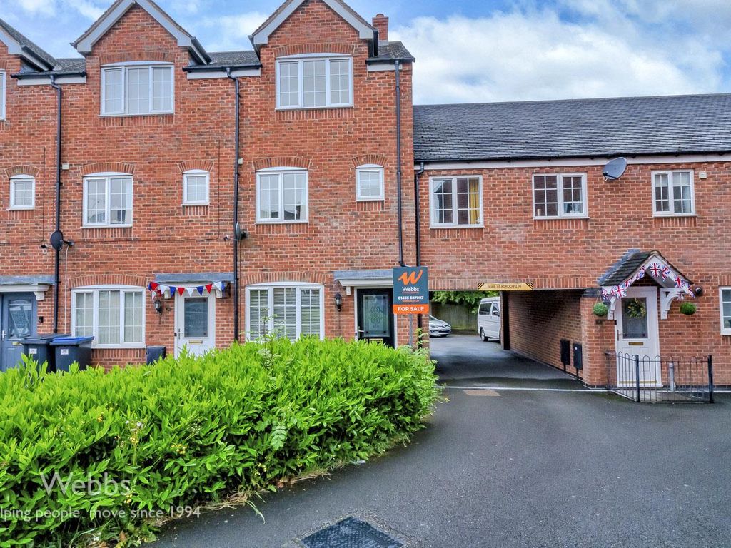 3 bed town house for sale in berrywell drive, barwell, leicestershire le9