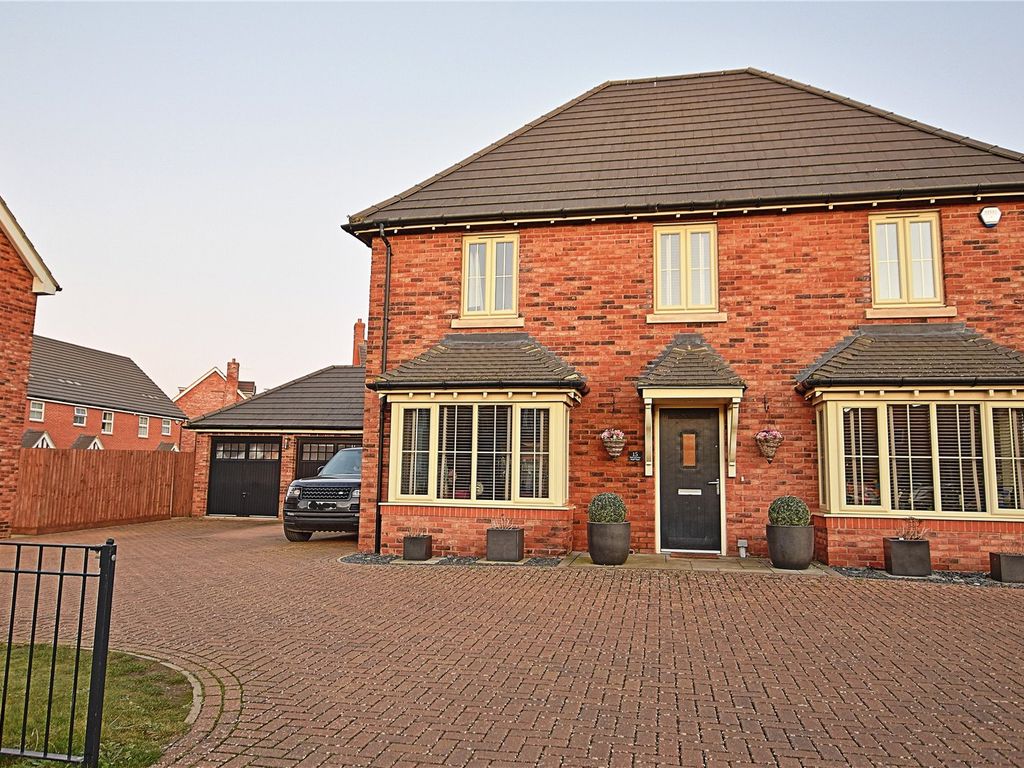 4 bed country house for sale in Home Farm Drive, Boughton, Northampton