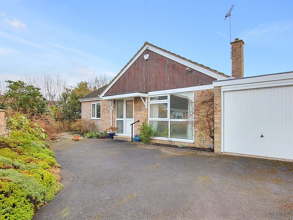 4 bed bungalow for sale in Larch Close, Charlton Kings, Cheltenham GL53