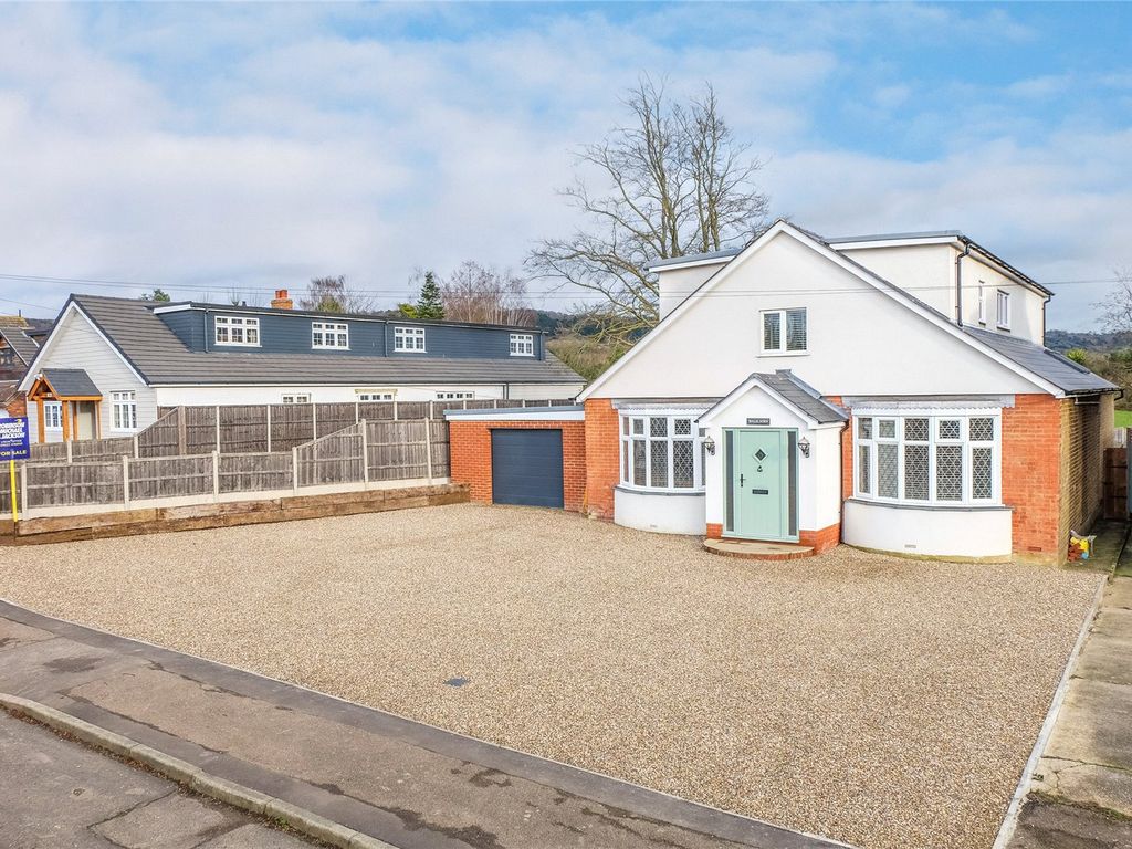 5 bed bungalow for sale in Chatham Road, Sandling, Maidstone, Kent ME14