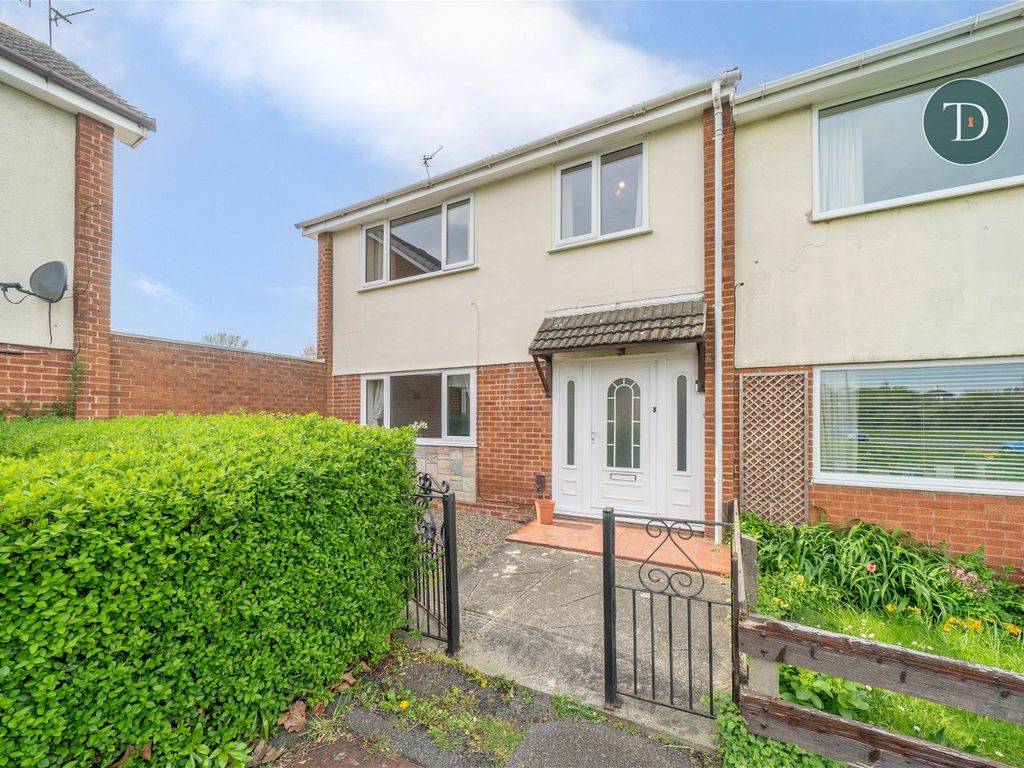 3 bed end terrace house for sale in Kenilworth Court, Ellesmere Port