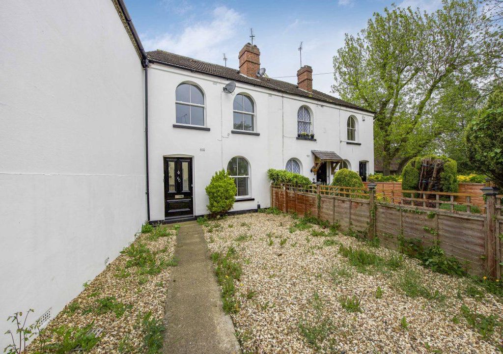 3 bed terraced house for sale in High Street, Harefield, Uxbridge UB9