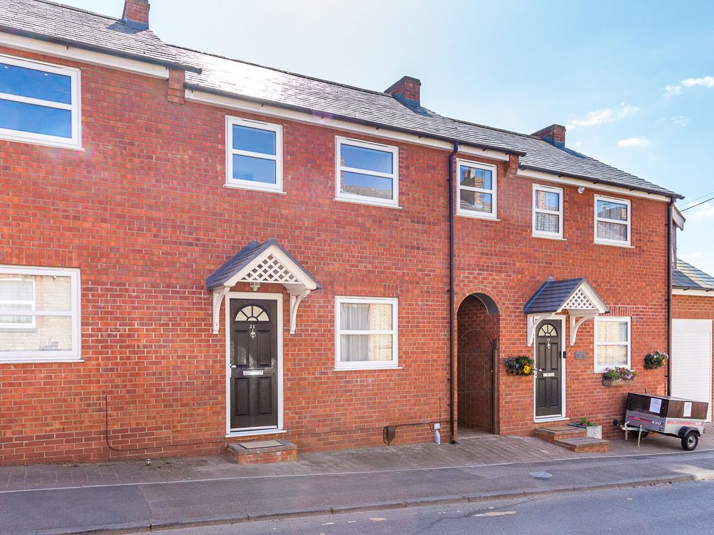 3 bed terraced house to rent in Hill Street, Raunds, Wellingborough NN9