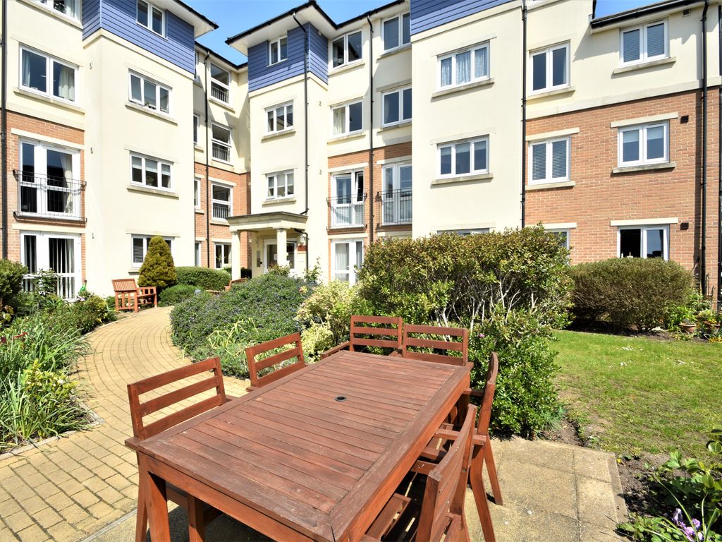1 bed property for sale in Alverstone Road, Southsea PO4 Zoopla