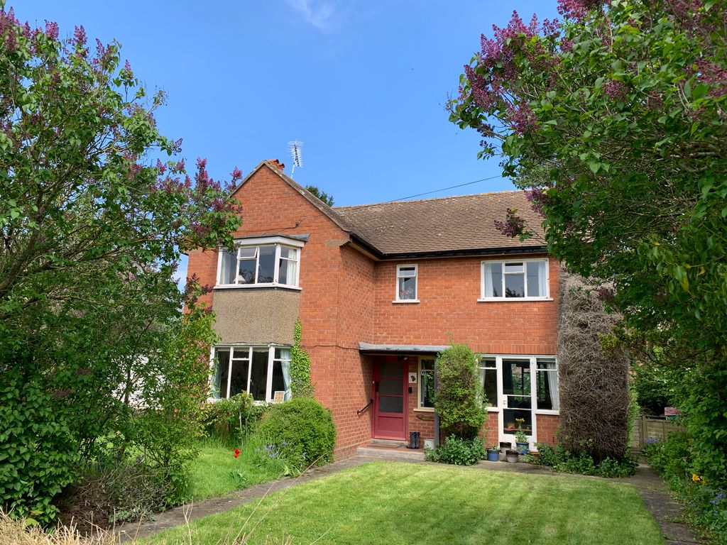 3 bed detached house for sale in Evesham Road, Salford Priors WR11, £
