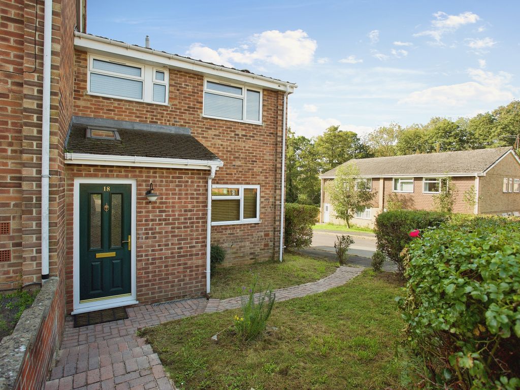 3 bed end terrace house for sale in Cherwell Gardens, Chandler's Ford, Eastleigh, Hampshire SO53