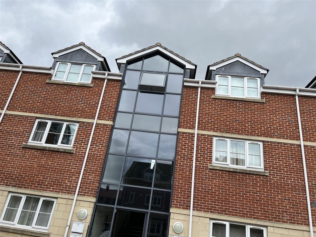 2 bed flat to rent in Albion Mews, Middlestown, Wakefield WF4 Zoopla