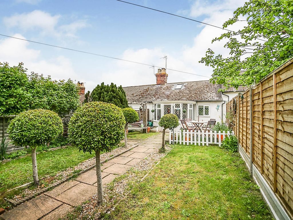 2 bed terraced house for sale in The Green, East Farleigh, Maidstone
