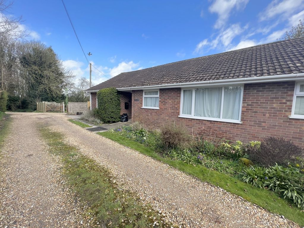 4 bed bungalow for sale in Down Street, Dummer, Basingstoke RG25 Zoopla