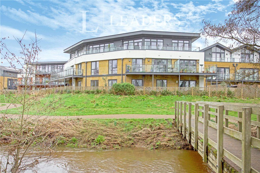 2 bed flat for sale in Maple House, Sycamore Avenue, Woking GU22 Zoopla