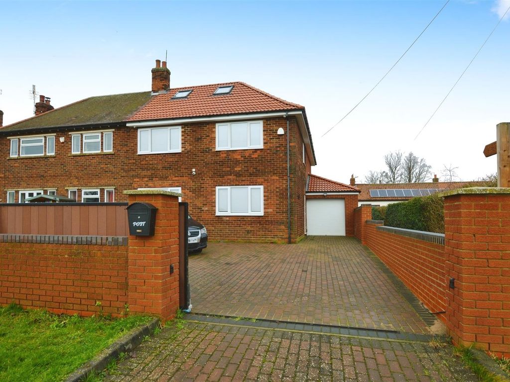 5 bed property to rent in Ings Lane, Whitton, Scunthorpe DN15, £995 pcm