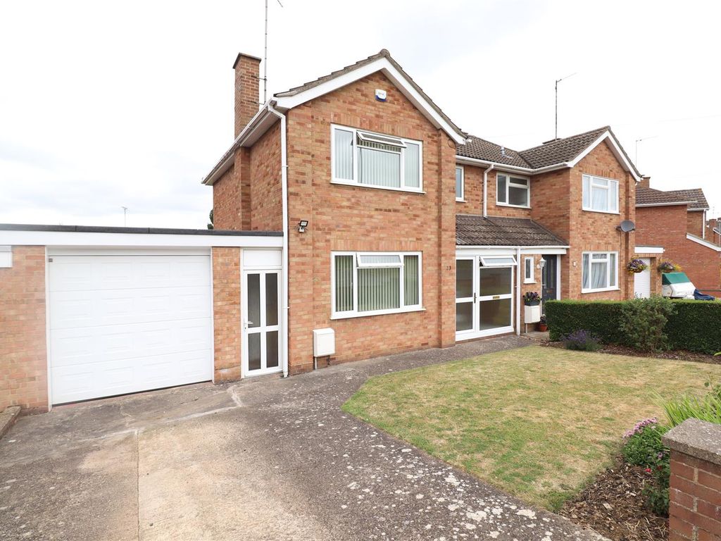 3 bed semidetached house for sale in Shelley Drive, Higham Ferrers