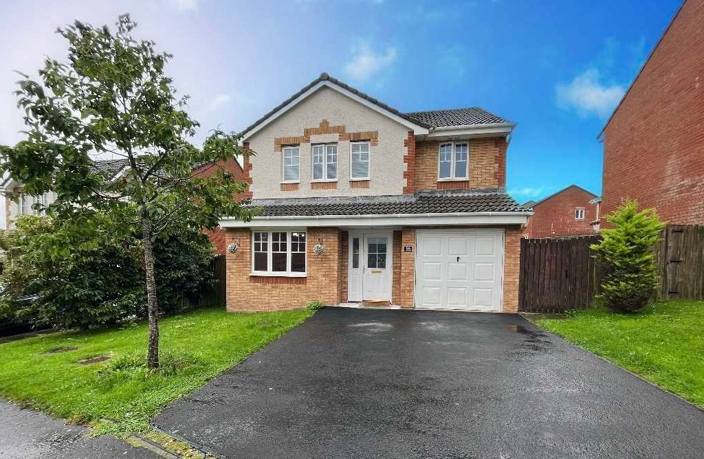 4 bed detached house for sale in The Lairs, Blackwood, Lanark ML11, £255,000 Zoopla